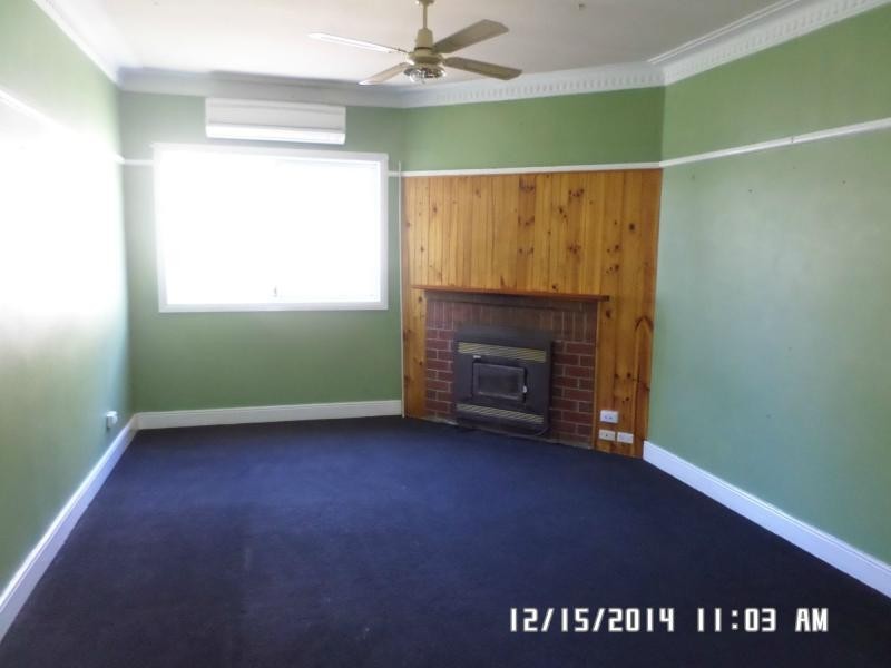 6 Burton Street, Blayney NSW 2799