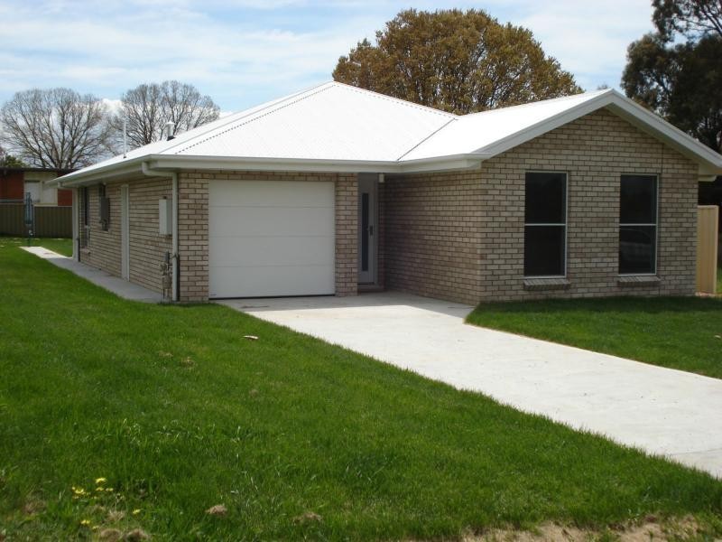 1 Charles Street, Blayney NSW 2799