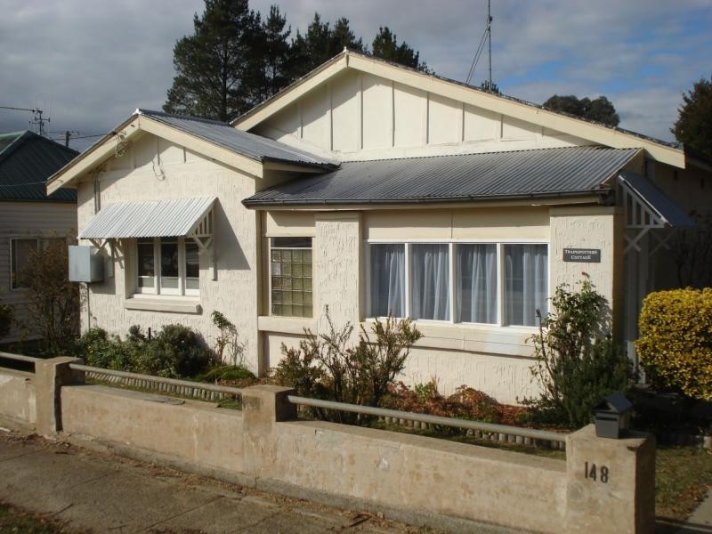 148 Adelaide Street, Blayney NSW 2799