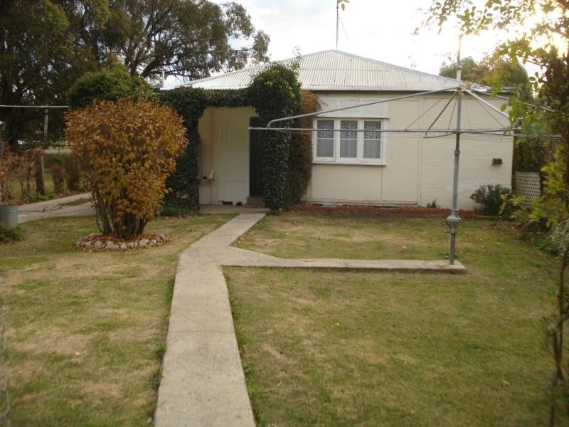 148 Adelaide Street, Blayney NSW 2799