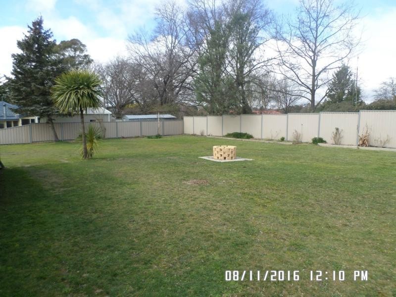 7 Amos Avenue, Blayney NSW 2799