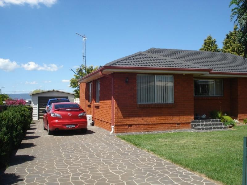 6 Gilchrist Street, Blayney NSW 2799