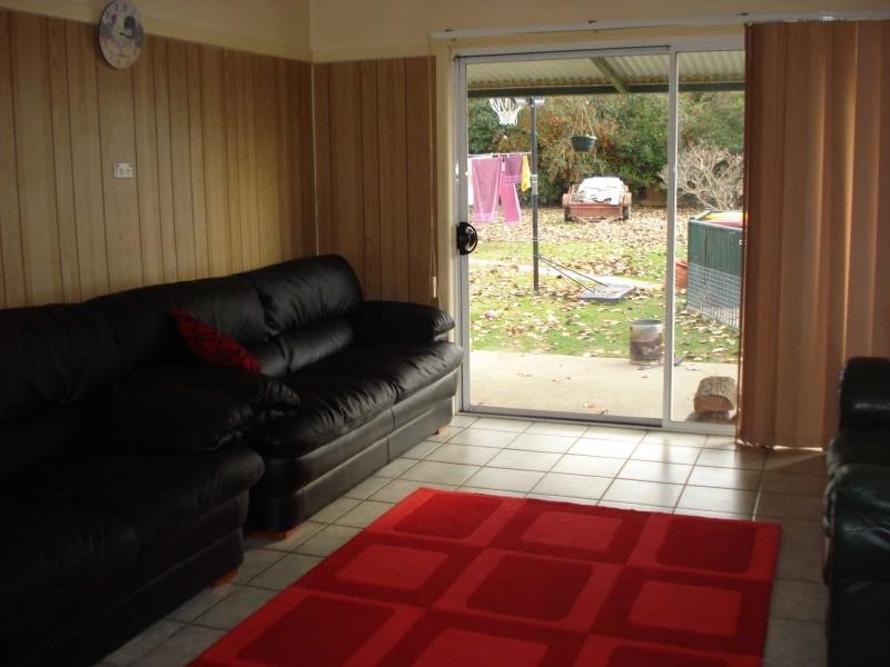 27 Mount Street, Blayney NSW 2799