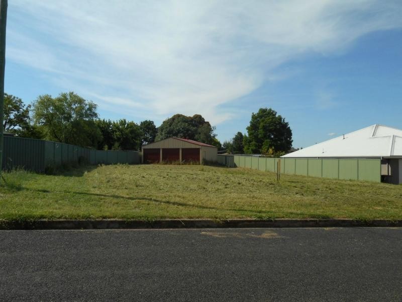 6 Mitchell Street, Blayney NSW 2799