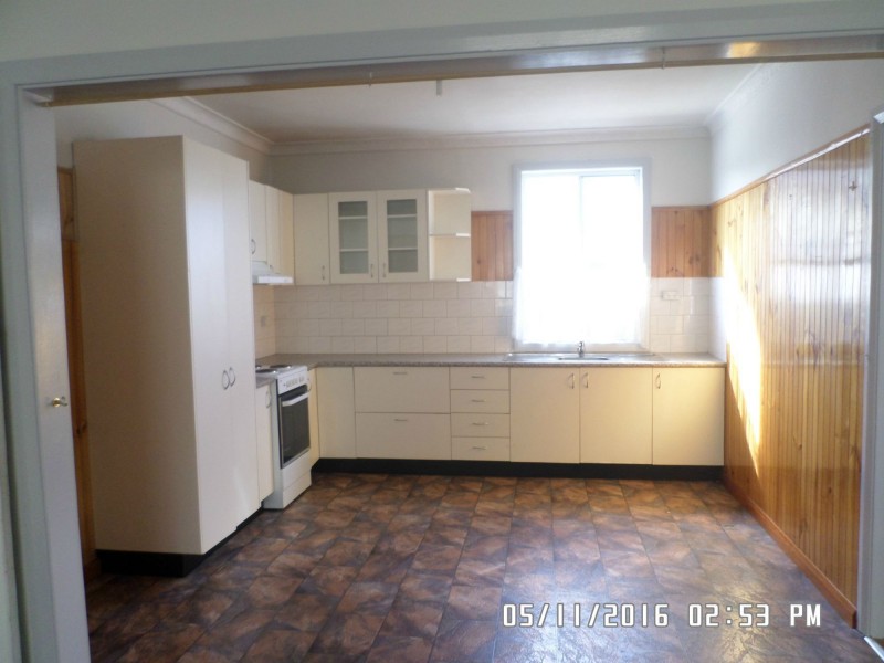 6 Burton Street, Blayney NSW 2799
