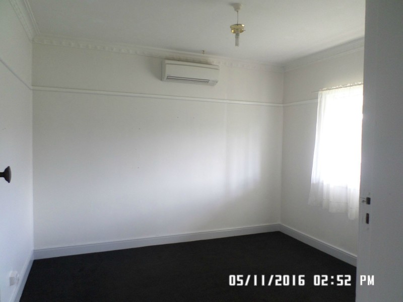 6 Burton Street, Blayney NSW 2799