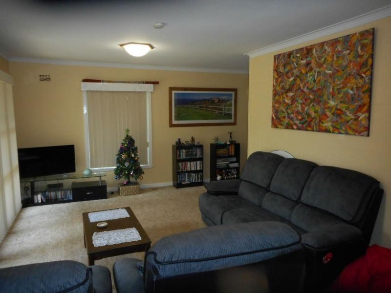 20 Rowlands Street, Blayney NSW 2799