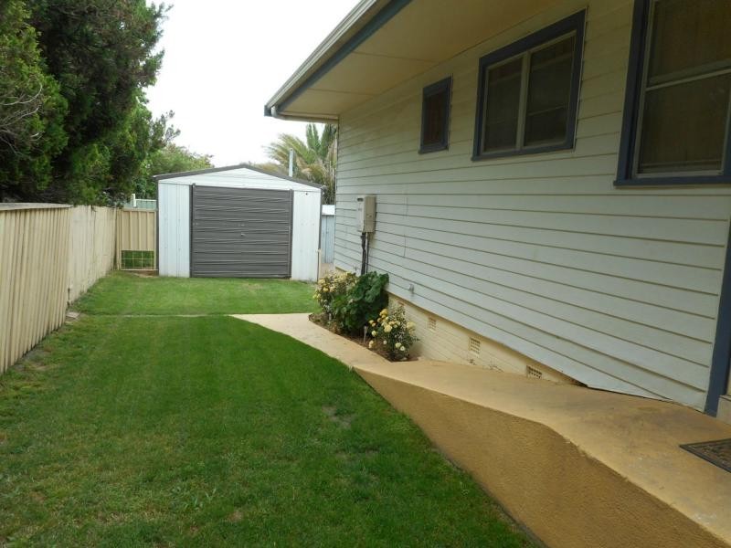 20 Rowlands Street, Blayney NSW 2799