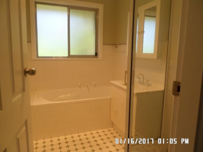 3 Stirling Place, Blayney NSW 2799