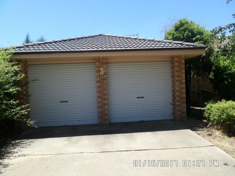 3 Stirling Place, Blayney NSW 2799