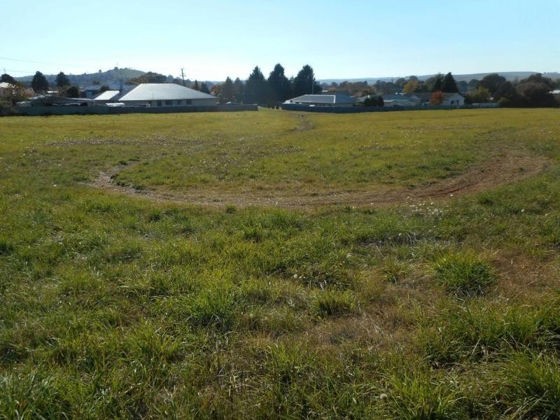 32 Plumb Street, Blayney NSW 2799