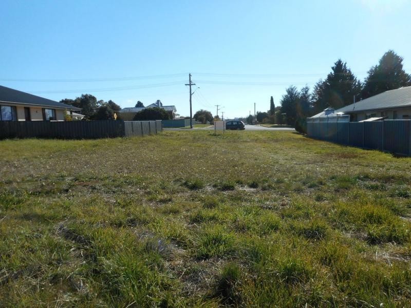 32 Plumb Street, Blayney NSW 2799