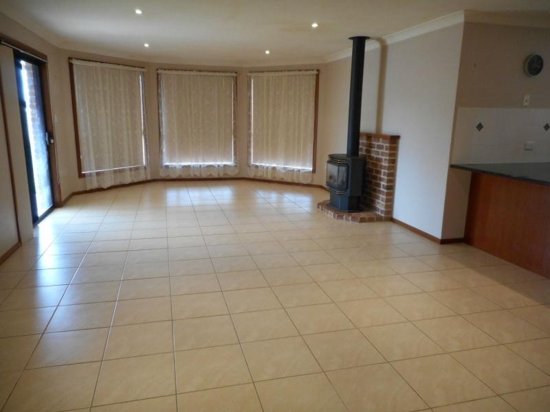 5 Piggott Place, Blayney NSW 2799