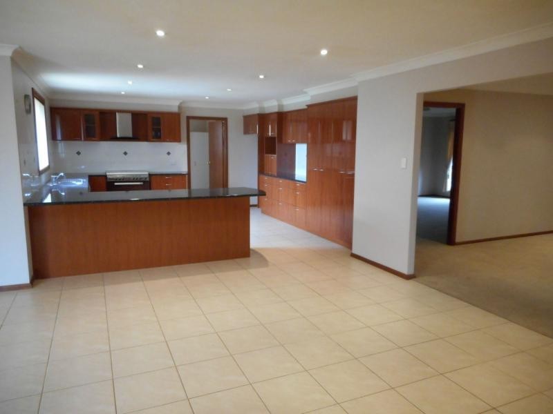 5 Piggott Place, Blayney NSW 2799