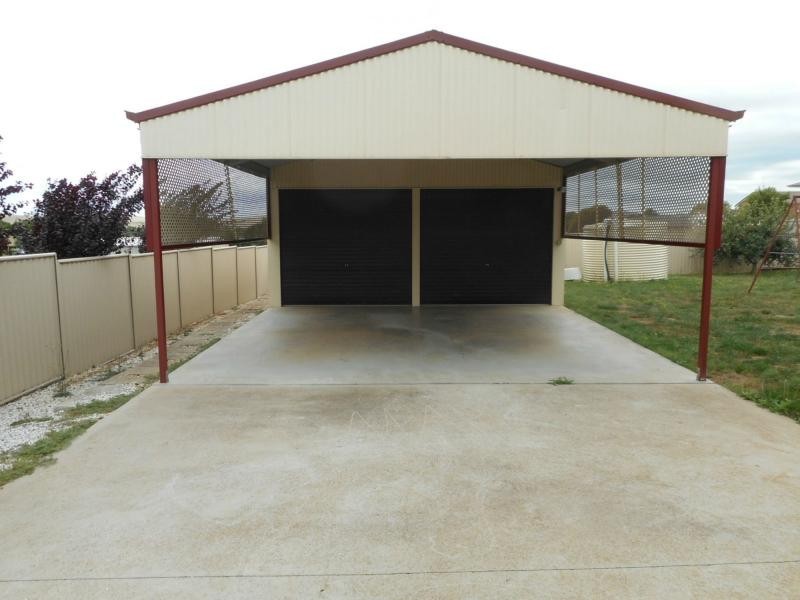 5 Piggott Place, Blayney NSW 2799
