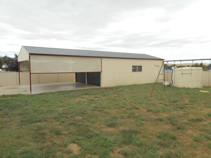 5 Piggott Place, Blayney NSW 2799
