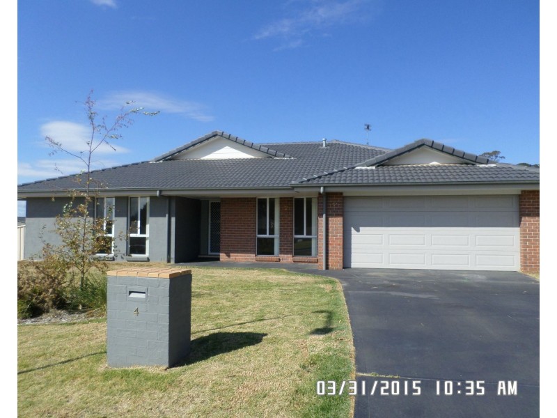 4 Lovejoy Avenue, Blayney NSW 2799