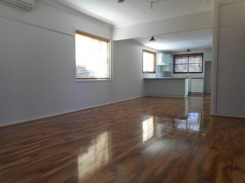 16 Queen Street, Blayney NSW 2799