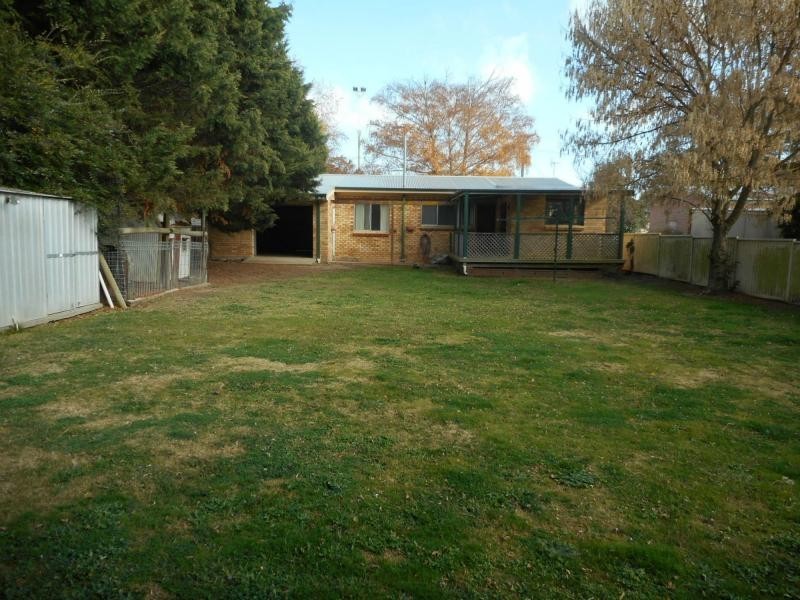 16 Queen Street, Blayney NSW 2799