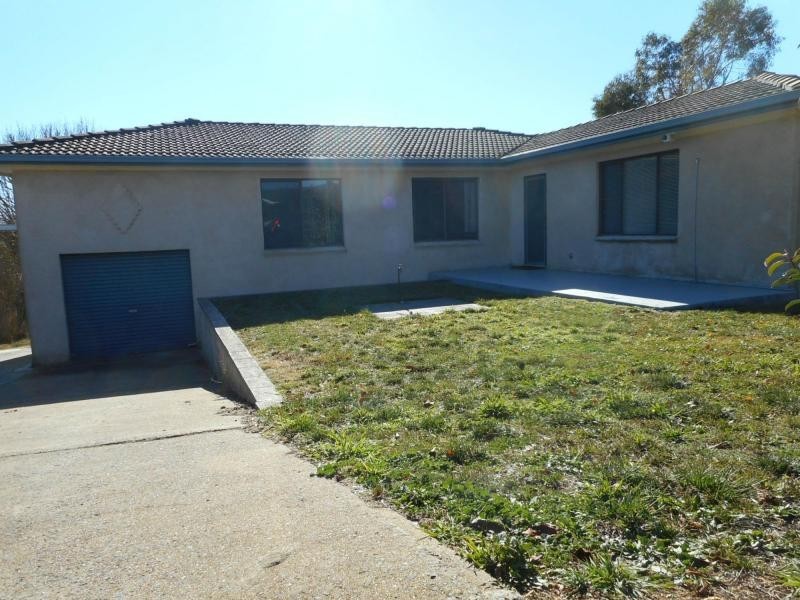 30 Polona Street, Blayney NSW 2799