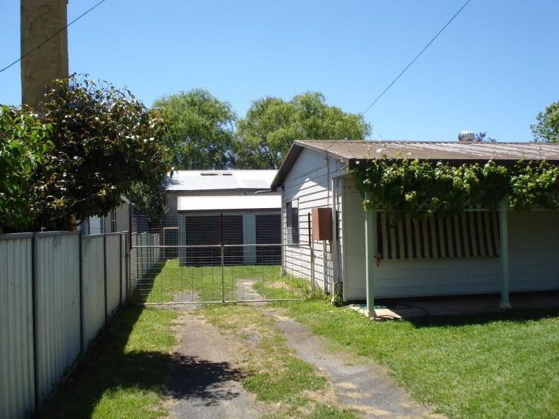 24 Queen Street, Blayney NSW 2799