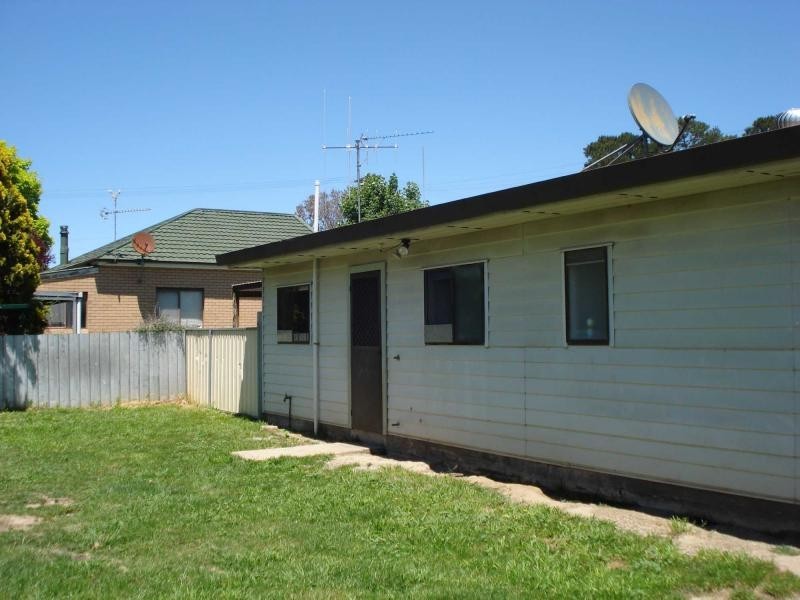 24 Queen Street, Blayney NSW 2799