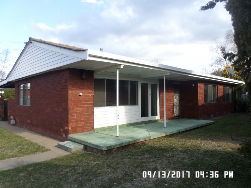 1 Maple Pl, Blayney NSW 2799