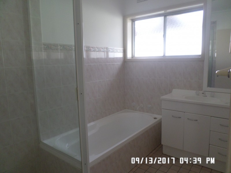 1 Maple Pl, Blayney NSW 2799