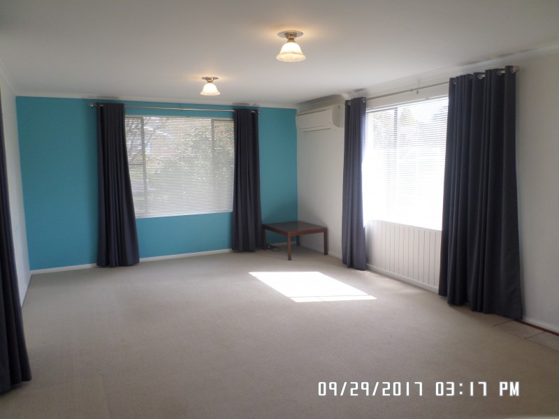 30 Polona St, Blayney NSW 2799