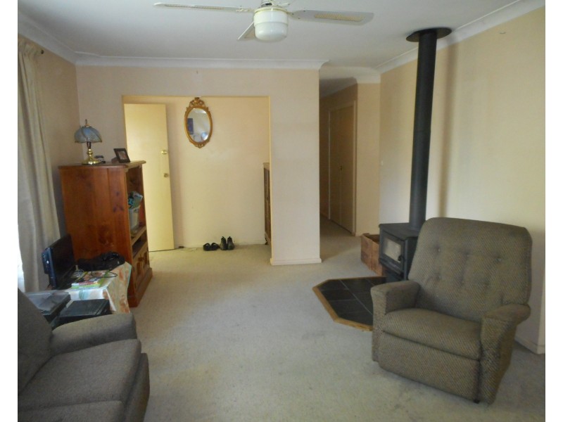 19 Mount Errol St, Blayney NSW 2799