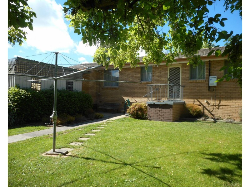 19 Mount Errol St, Blayney NSW 2799