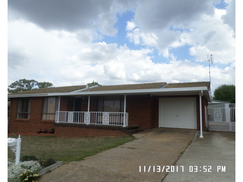 35 Ewin St, Blayney NSW 2799