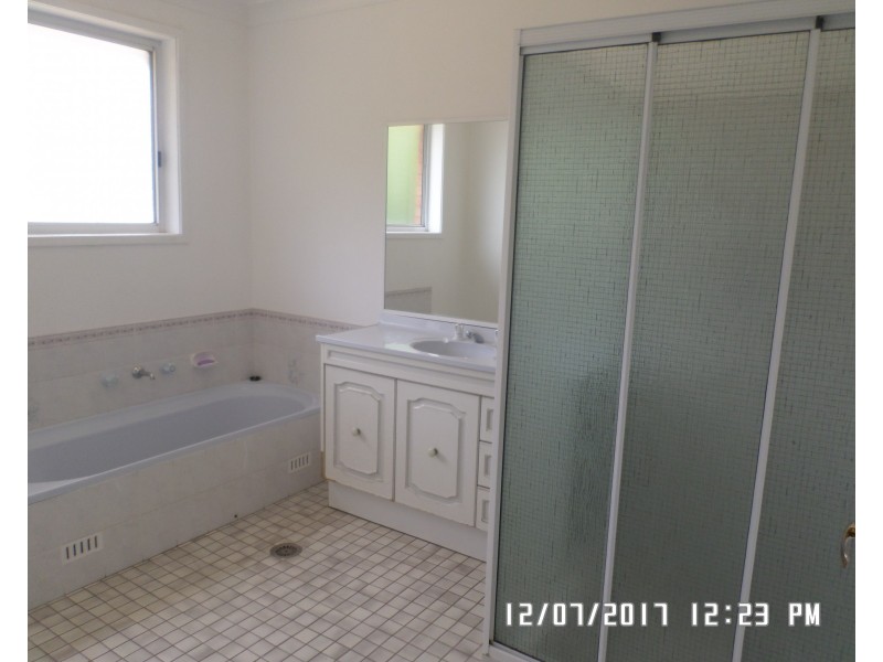 3 Athol St, Blayney NSW 2799
