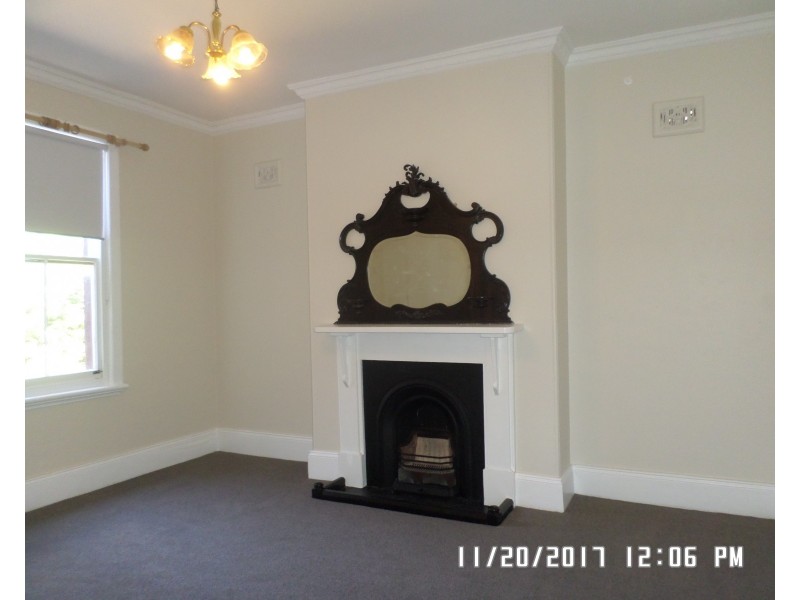26 Church St, Blayney NSW 2799