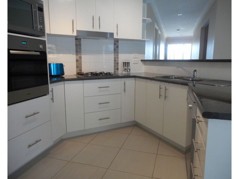 6 Patrick Cl, Blayney NSW 2799