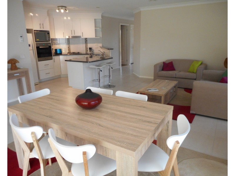 6 Patrick Cl, Blayney NSW 2799