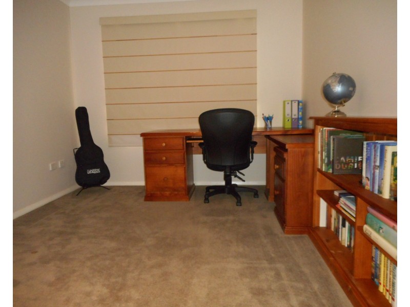 6 Patrick Cl, Blayney NSW 2799