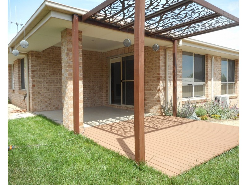 6 Patrick Cl, Blayney NSW 2799