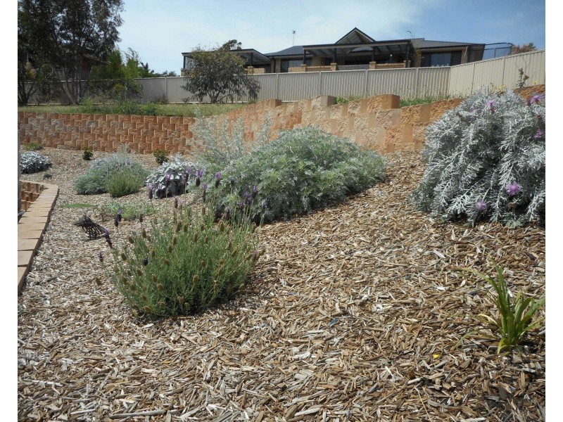 6 Patrick Cl, Blayney NSW 2799