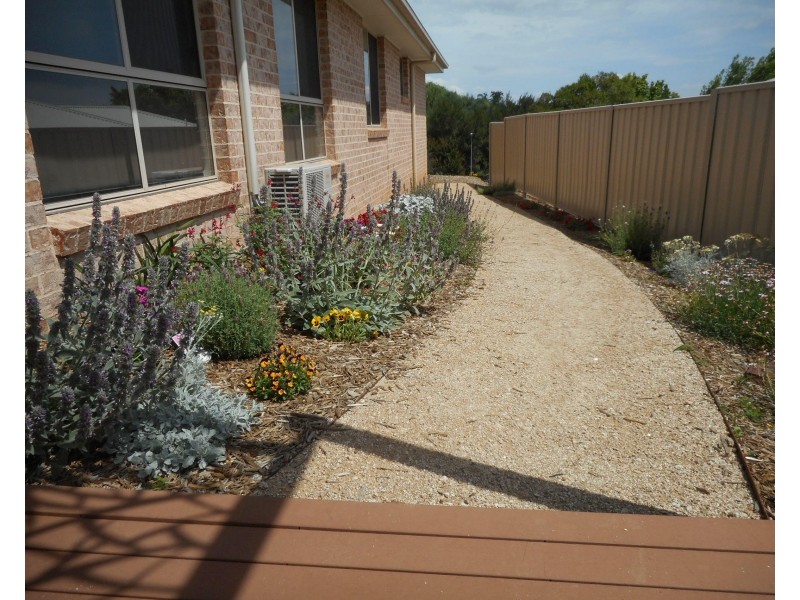 6 Patrick Cl, Blayney NSW 2799