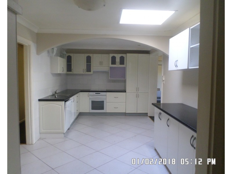 14 Torrens St, Blayney NSW 2799