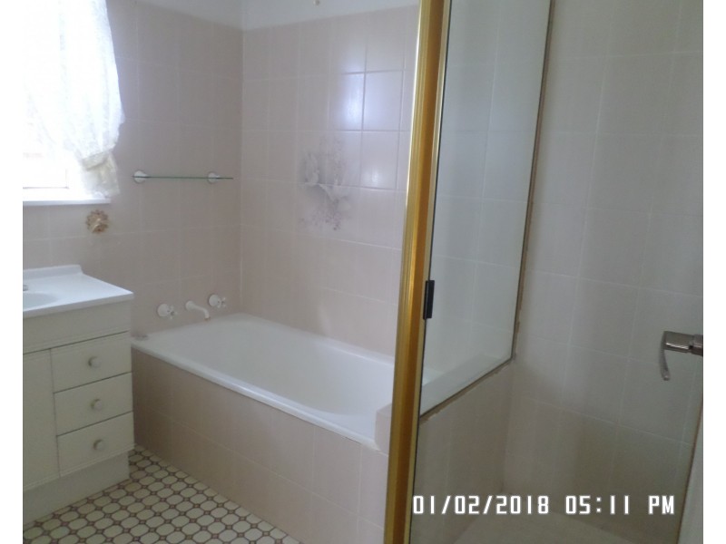 14 Torrens St, Blayney NSW 2799