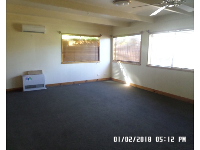 14 Torrens St, Blayney NSW 2799