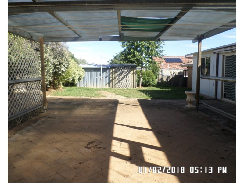 14 Torrens St, Blayney NSW 2799