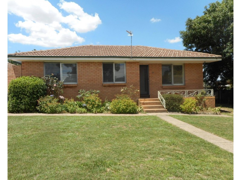 56 Palmer St, Blayney NSW 2799