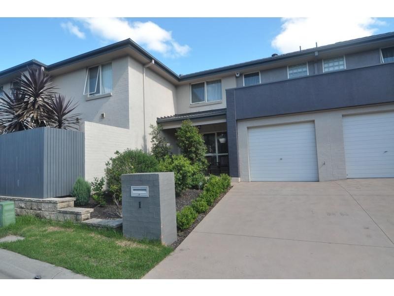 1 Hamlin Circuit, Mornington Estate, Holsworthy NSW 2173