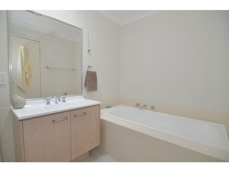 1 Hamlin Circuit, Mornington Estate, Holsworthy NSW 2173