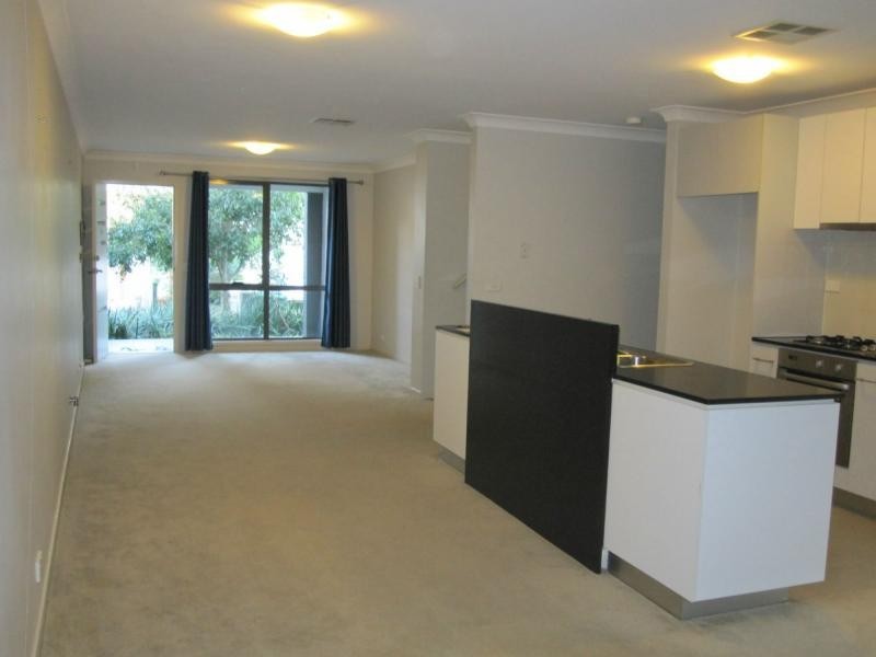 15 Margate Avenue, Mornington Estate, Holsworthy NSW 2173