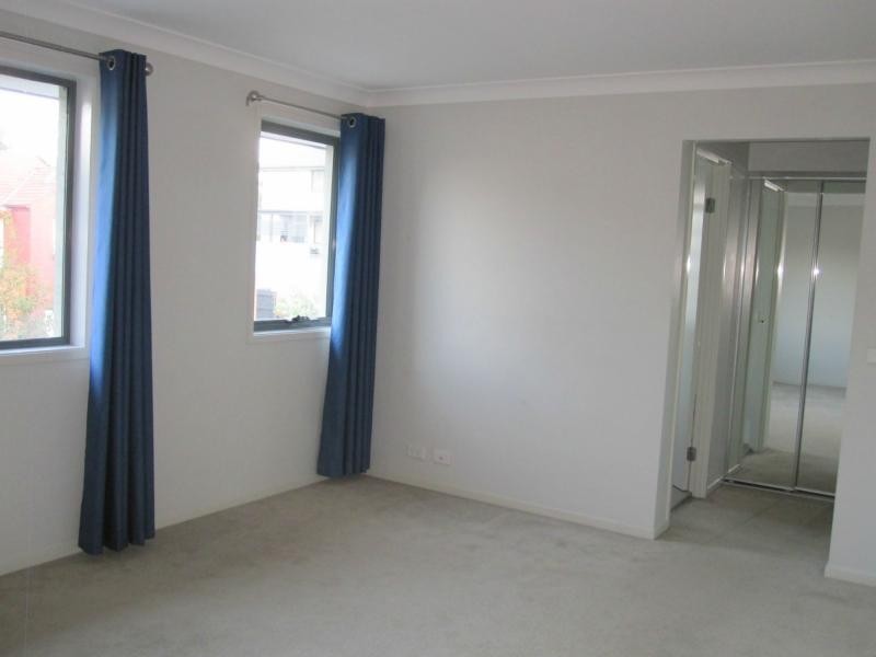 15 Margate Avenue, Mornington Estate, Holsworthy NSW 2173