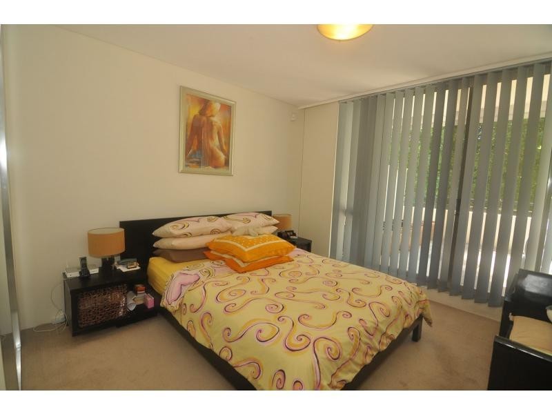 7 Blaxland Avenue, Newington NSW 2127